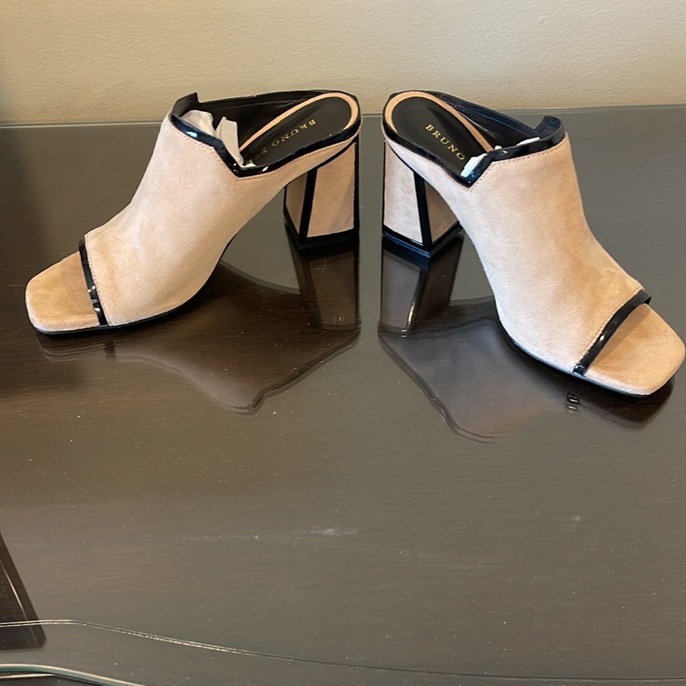 Bought in Italy! Gorgeous tan soft suede mules with black patent trim. Size 39